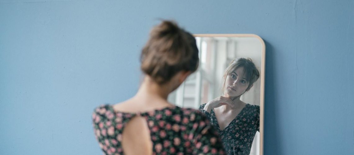 Dysmorphophobie : qu'est-ce que c'est ? Comment la vaincre ?